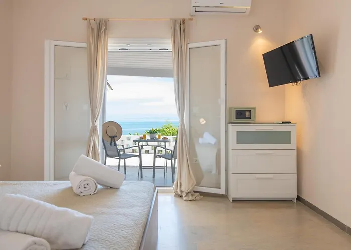 Eden Sea view studios