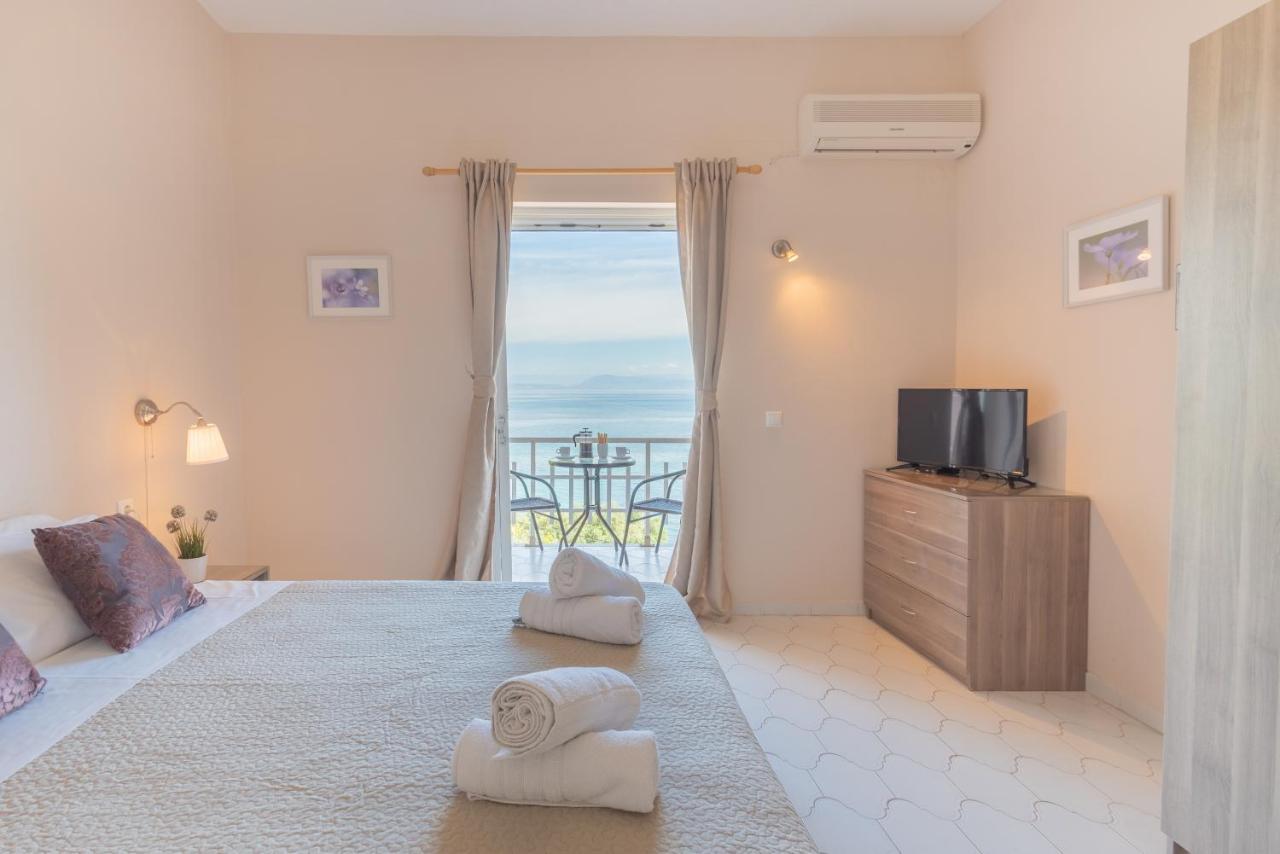 Eden Sea View Mesongí