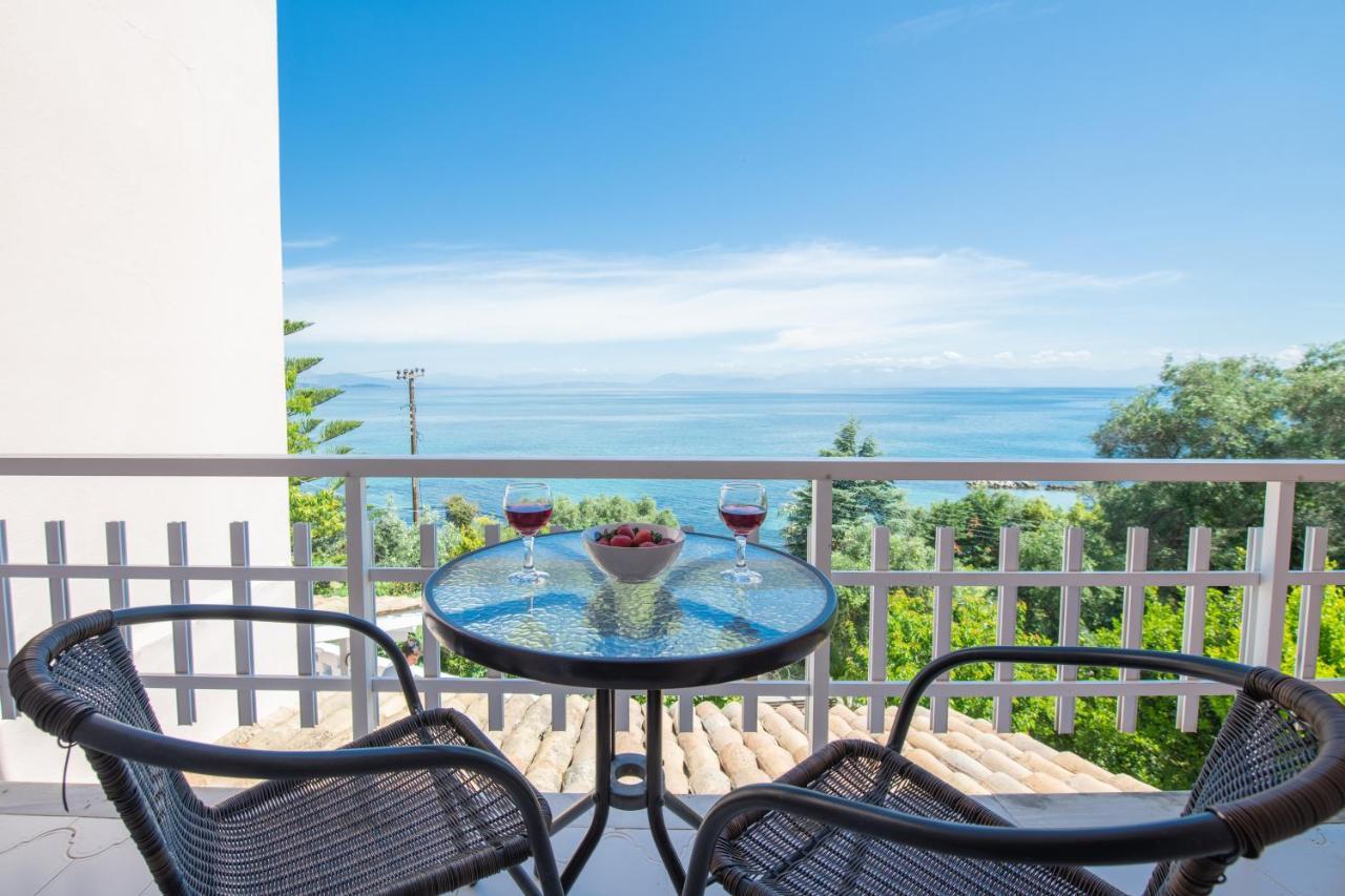 Eden Sea View Apartamento Mesongí
